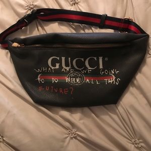 SOLD!! Gucci fanny pack